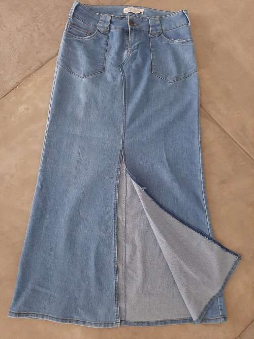 LONG DENIM SKIRT SIZE 34