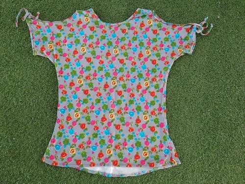 COLD SHOULDER T-SHIRT SIZE MED
