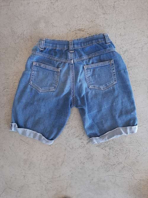 GIRLS SHORT SIZE 9-10 YEARS