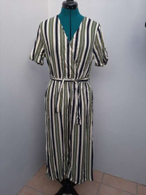 JUMPSUIT SIZE MED