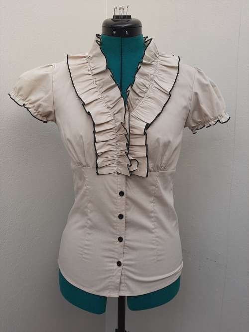 BUTTON-UP SHIRT SIZE SMALL