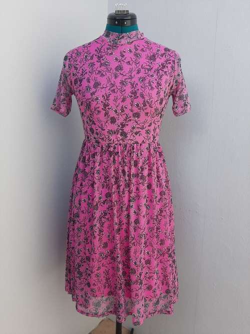 LADIES DRESS SIZE SMALL/PETITE MED