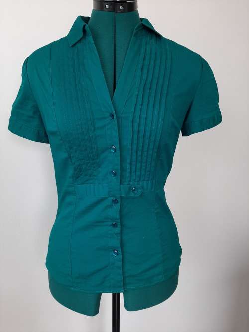 Button up shirt - size small