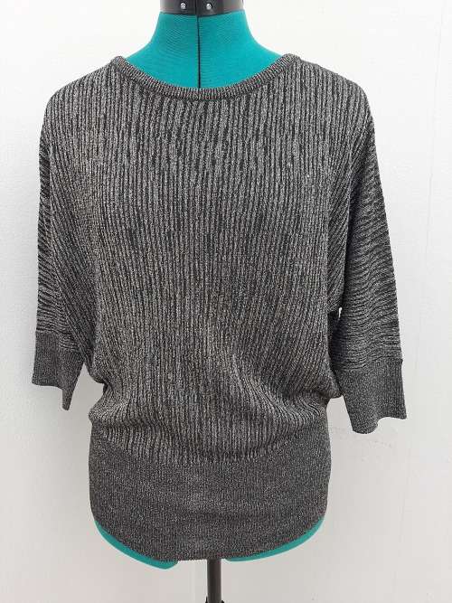 GLITTER GOLD AND BLACK TOP SIZE S/M