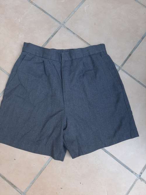 STUDENT PRINCE SCHOOLWEAR SHORTS SIZE 30