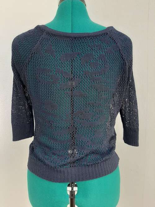 CROCHET TOP SIZE SMALL