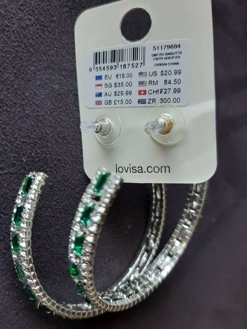 STUNNING HOOP EARRINGS