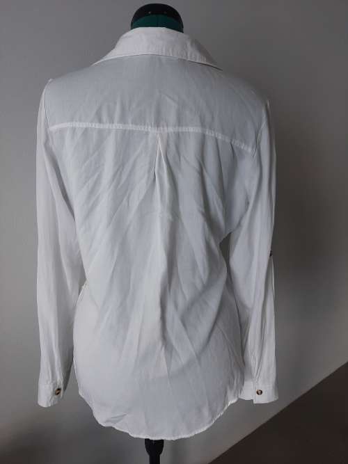 LADIES CREAMY WHITE SHIRT SIZE medium