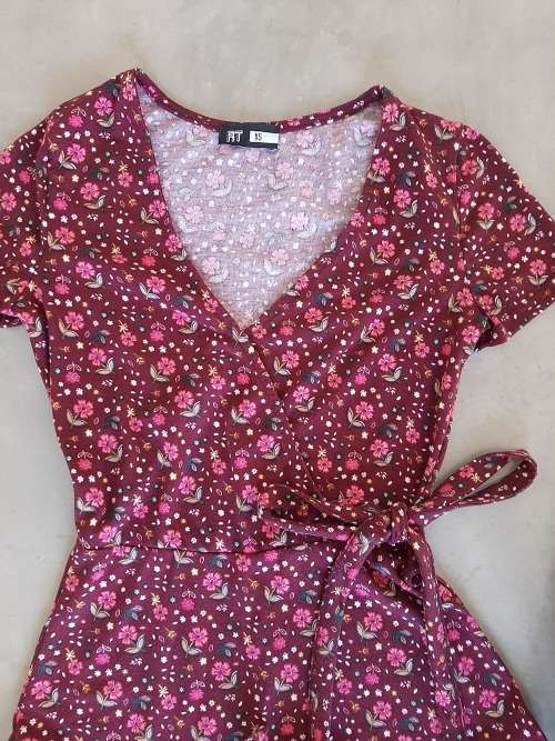CROSS OVER DRESS SIZE XS