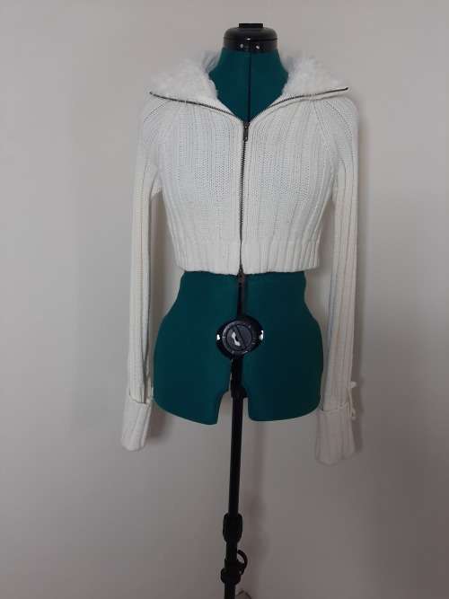 LEGIT CROP KNITWEAR SIZE 10