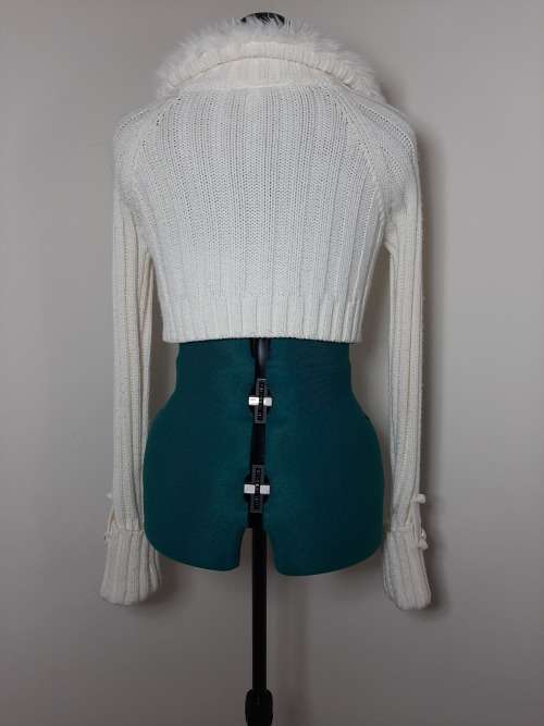 LEGIT CROP KNITWEAR SIZE 10