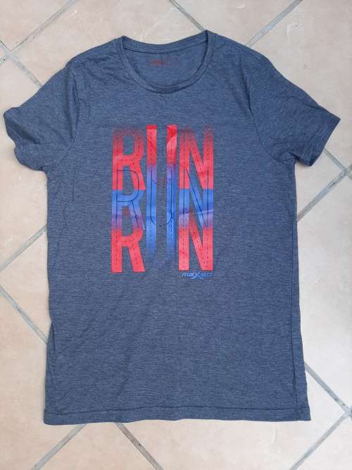 MENS T-SHIRT SIZE SMALL