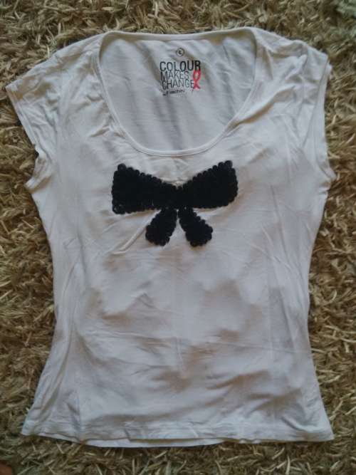 SUPER CUTE BOW T-SHIRT SIZE M/L
