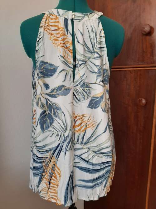 100% VISCOSE TOP SIZE L