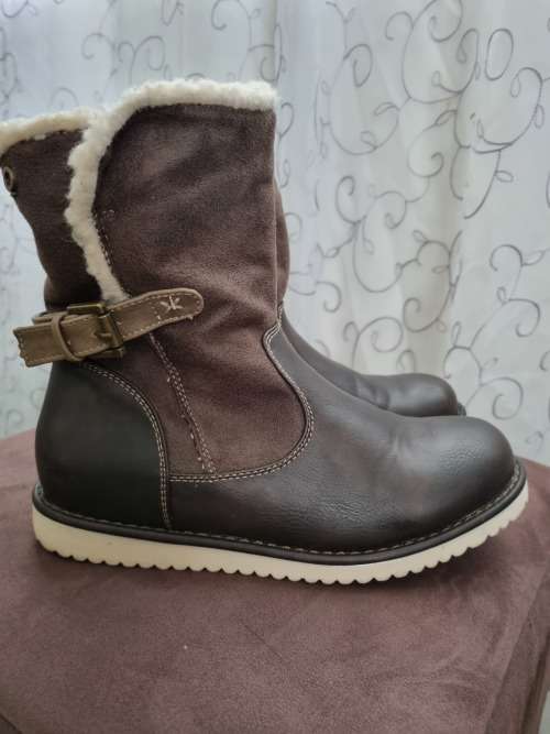 LADIES BRONX BOOTS SIZE 5