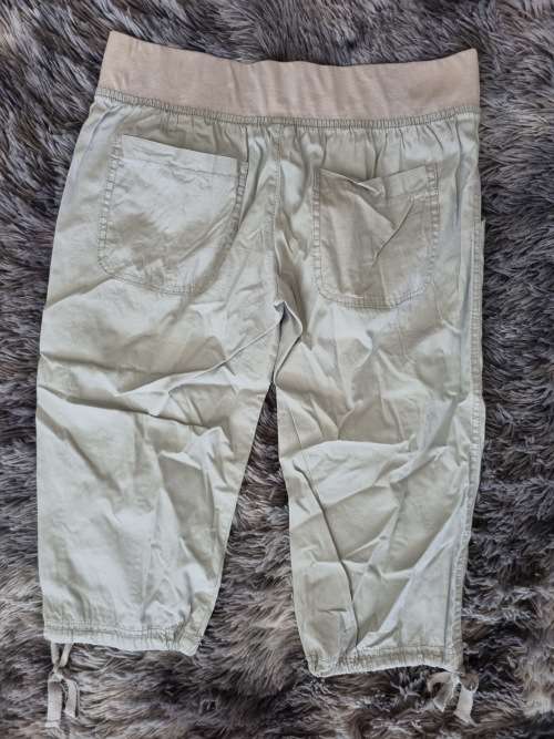 3/4 PANTS SIZE 32