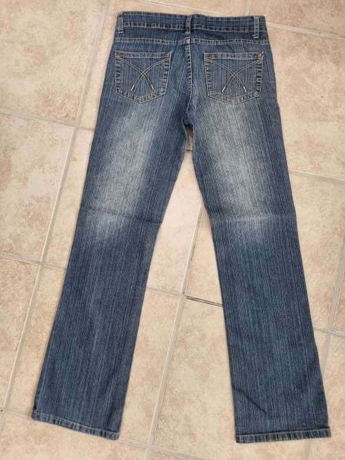 BOOTLEG JEANS SIZE 32