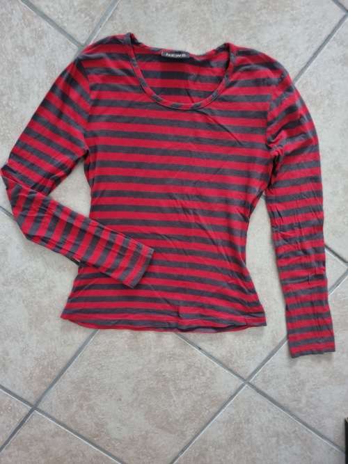LONG SLEEVE T-SHIRT SIZE 10/12