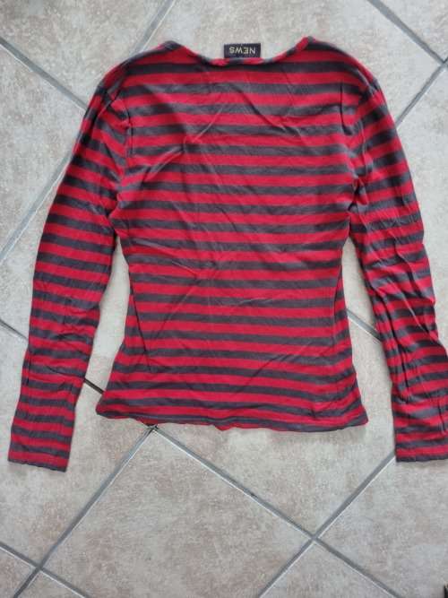 LONG SLEEVE T-SHIRT SIZE 10/12