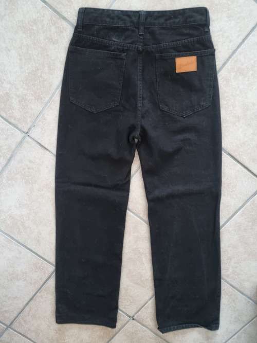 HIGH RISE JEANS SIZE M