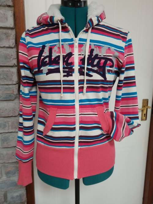 IDENTITY HOODIE SIZE 34