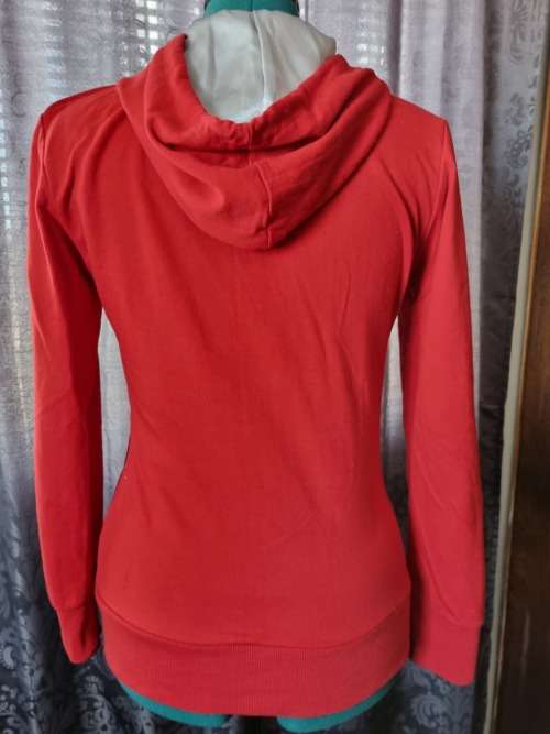 SUPER COOL HOODIE SIZE 10