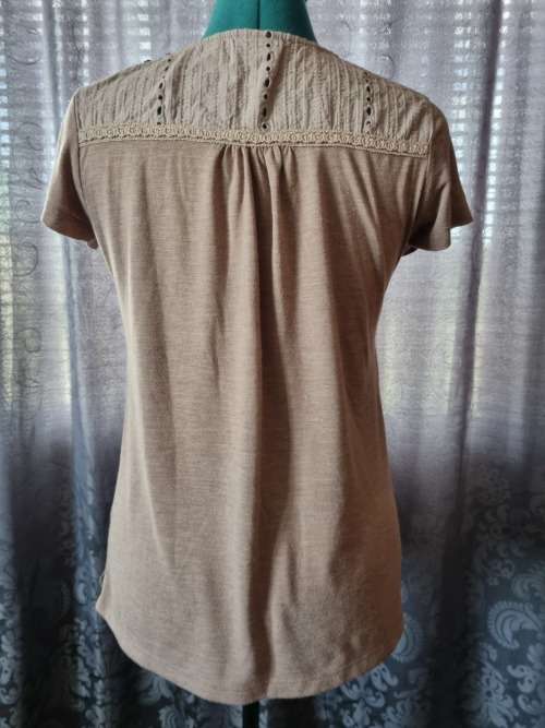 LADIES T-SHIRT SIZE MED