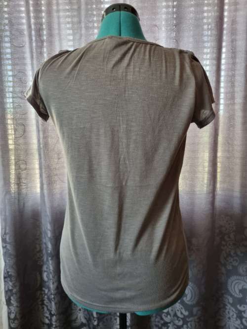 LADIES T-SHIRT SIZE MED