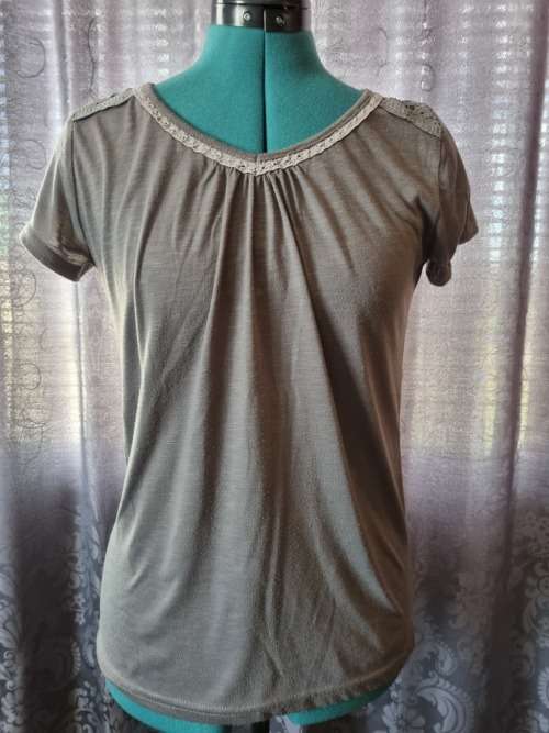 LADIES T-SHIRT SIZE MED