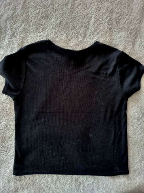 RIBBED CROP TOP SIZE MED