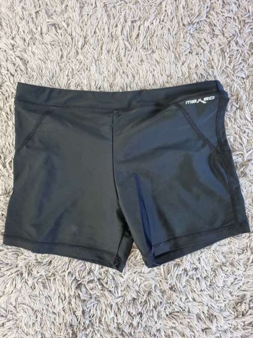 GIRLS HOT SHORT SIZE 13/14 YEARS