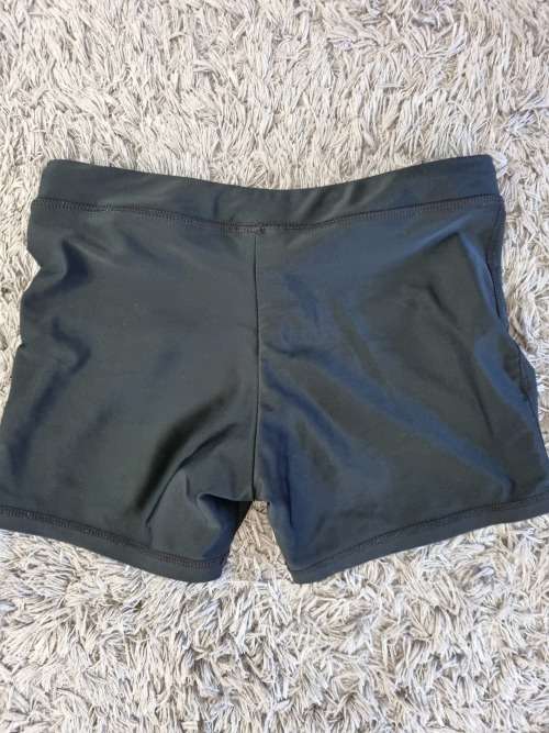 GIRLS HOT SHORT SIZE 13/14 YEARS