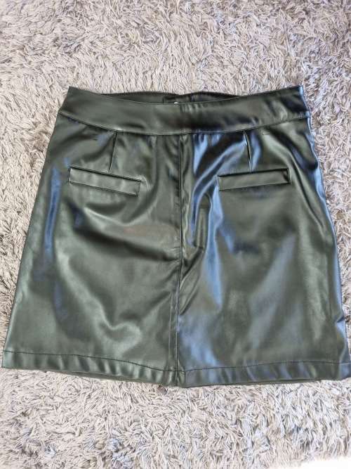 LADIES FAUX LEATHER SKIRT SIZE MED