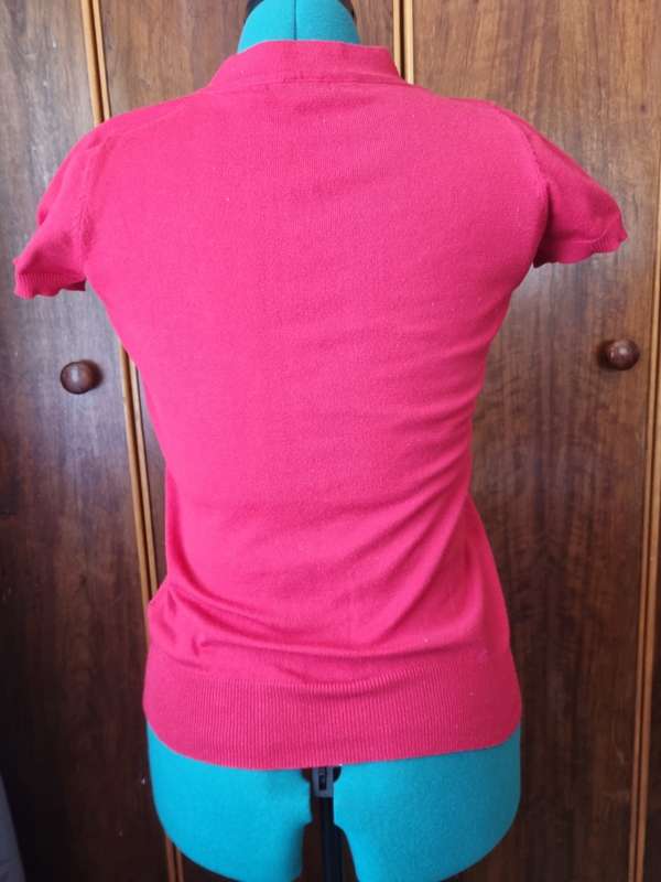 STUNNING KNIT TOP SIZE S/M