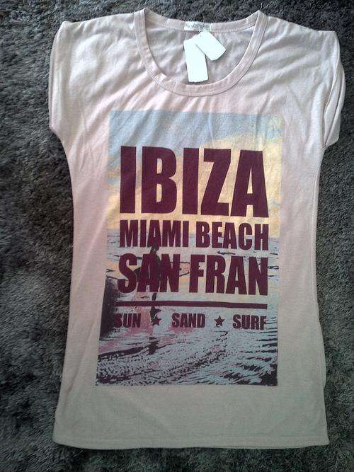 SALE    LONGER LENGTH  T-SHIRT SIZE M