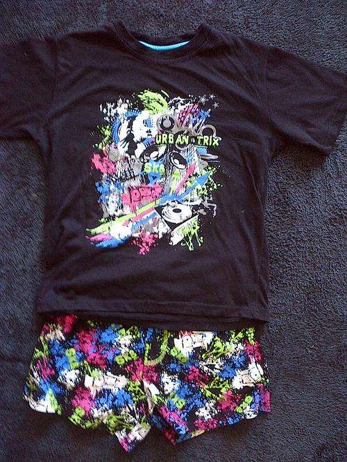 BOYS SLEEPSET SIZE 9/10 YEARS