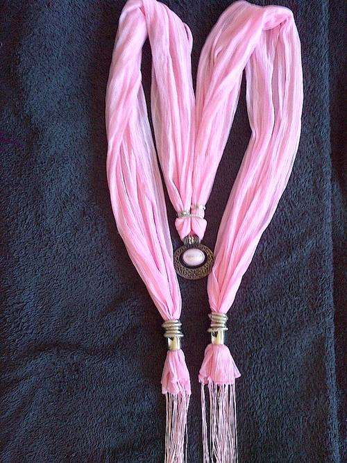 STUNNING SCARF
