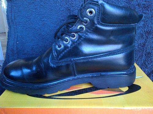 BRONX BOYS SHOE SIZE 3