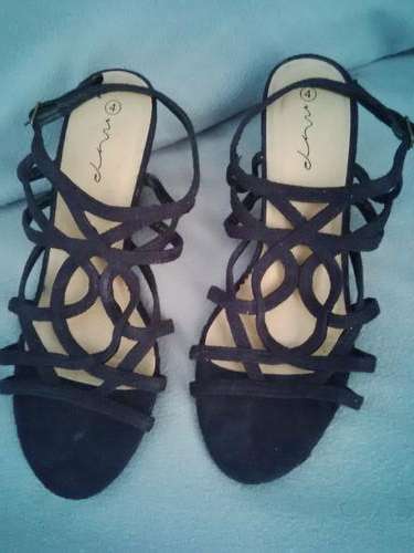 BLACK SMART HEELS SIZE 4