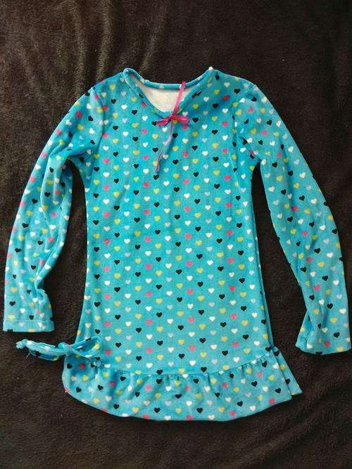 GIRLS CUTE HEARTS TOP 8/9 YEARS