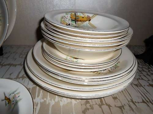 OLD DUTCH MILL ALFRED MEAKIN DINNER SET 4 PLACE SETTING