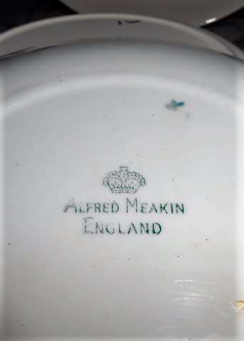 OLD DUTCH MILL ALFRED MEAKIN DINNER SET 4 PLACE SETTING