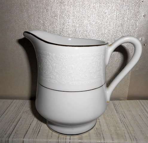 Part tea set. Fine China Japan. Silver Lace: Milk jug, Sugar bowl & 3 Duo¿s