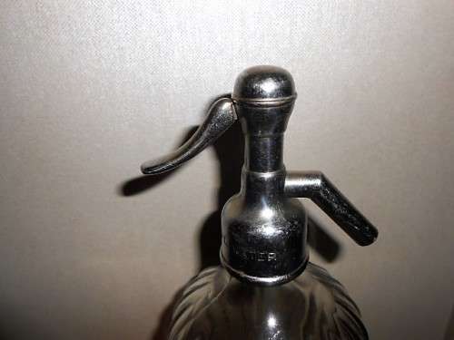 ANTIQUE & RARE  VICTORIA MINERAL CO. JOHANNESBURG BRANDED SYPHON made by BRITISH SYPHON CO