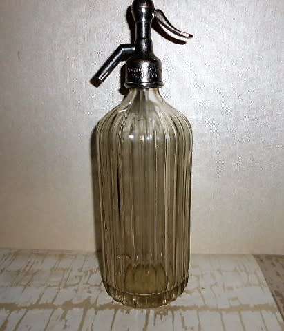 ANTIQUE & RARE  VICTORIA MINERAL CO. JOHANNESBURG BRANDED SYPHON made by BRITISH SYPHON CO