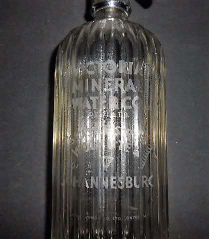 ANTIQUE & RARE  VICTORIA MINERAL CO. JOHANNESBURG BRANDED SYPHON made by BRITISH SYPHON CO