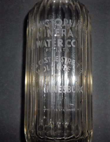 ANTIQUE & RARE  VICTORIA MINERAL CO. JOHANNESBURG BRANDED SYPHON made by BRITISH SYPHON CO