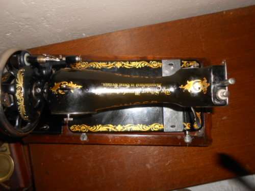 1938 SINGER VIBRATING SHUTTLE SEWING MACHINE