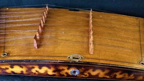 ANTIQUE VINTAGE KAM SHING 60 STRING GUZHENG/ CHINESE HARP IN A CARRYING CASE