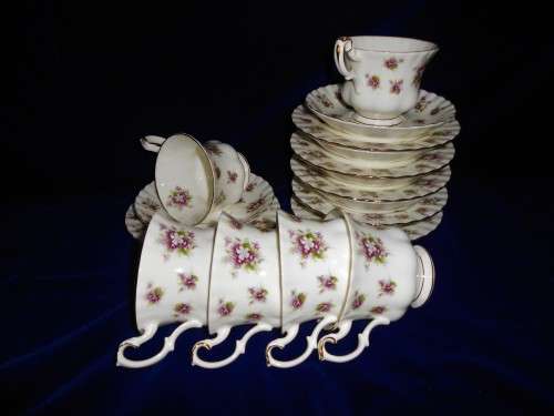 Royal Albert Sweet Violets 6 Trios